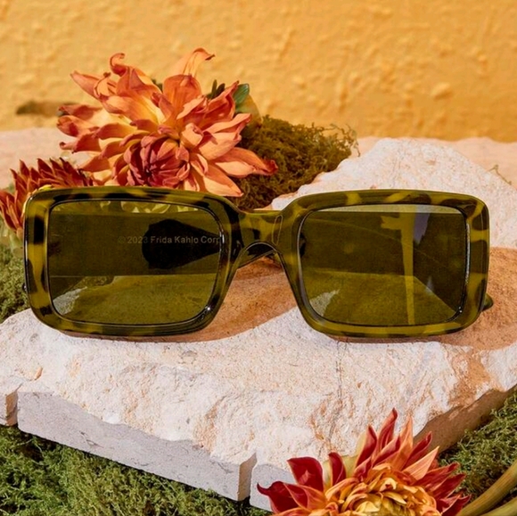 Frida Kahlo Accessories - FRIDA KAHLO DARK OLIVE GREEN SUNGLASSES